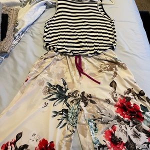 Egy Romper. Very cute and comfy. Size SM/M
